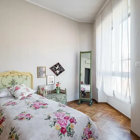 La Casa Dei Fiori Apartment *